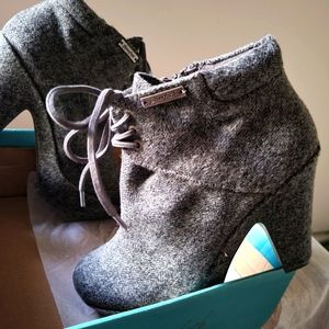 Blowfish Booties Size 9 for the Grown and Sexy😉